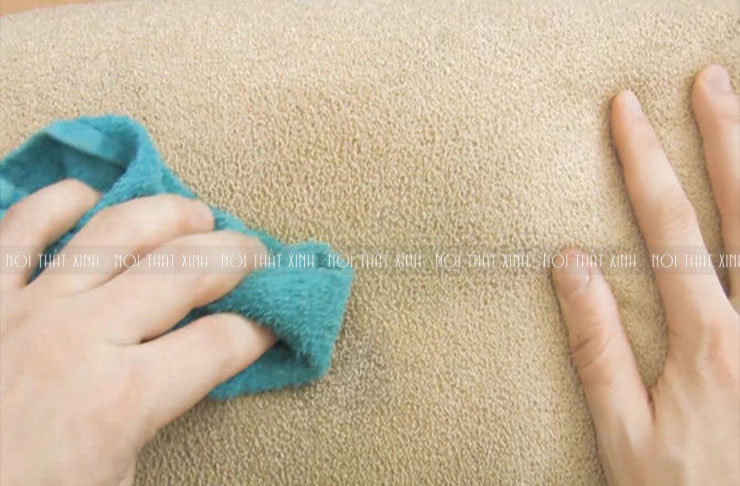 cách tẩy vết mực trên ghế sofa