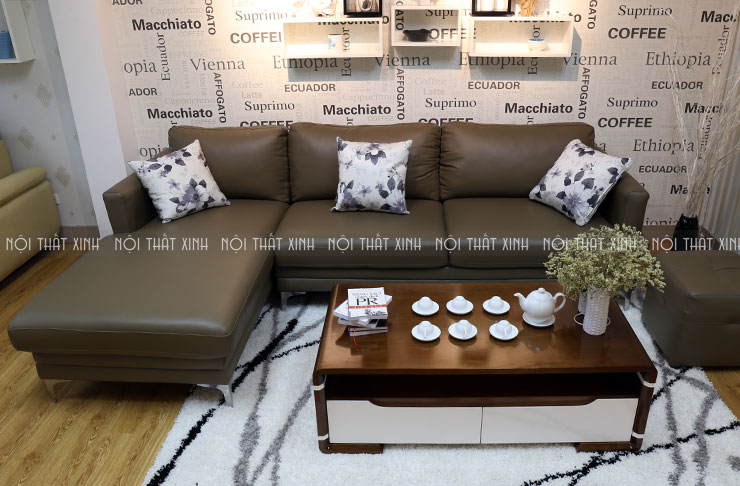 Bộ ghế sofa phòng khách được bọc bởi chất liệu da thật 50% có độ bền cao, chất lượng vượt trội